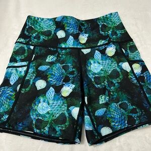 Constantly Varied Gear Skull Pattern Shorts